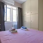 01 - Cosy Apartment At The Heart Of City